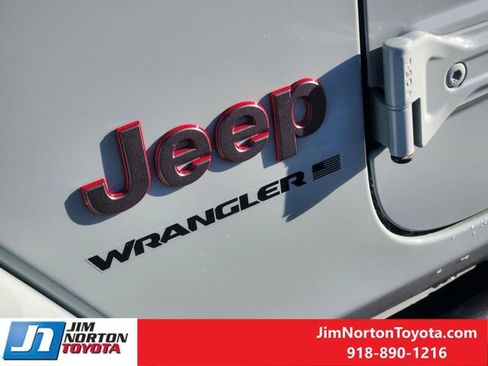 Used 2024 Jeep Wrangler Unlimited Rubicon image 12