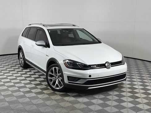 Used 2018 Volkswagen Golf Alltrack SE AWD/4WD image 2