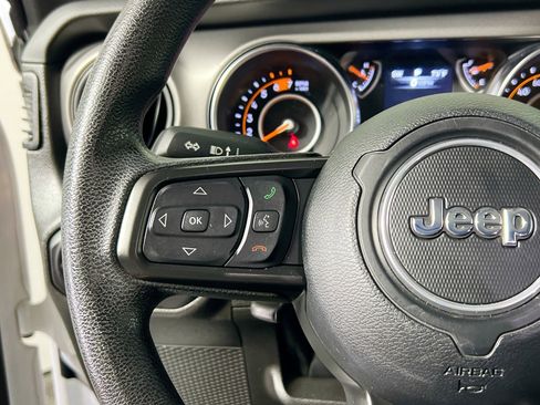 Used 2022 Jeep Wrangler Sport AWD/4WD image 18