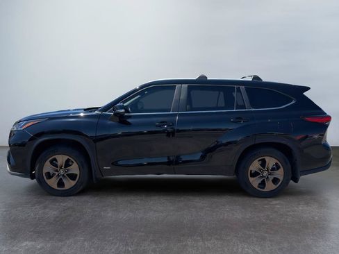 Used 2023 Toyota Highlander Bronze Edition AWD/4WD image 8