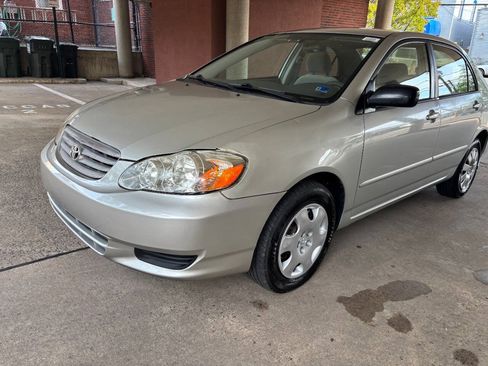 Used 2004 Toyota Corolla LE w/ Preferred Accessory Pkg FWD image 1