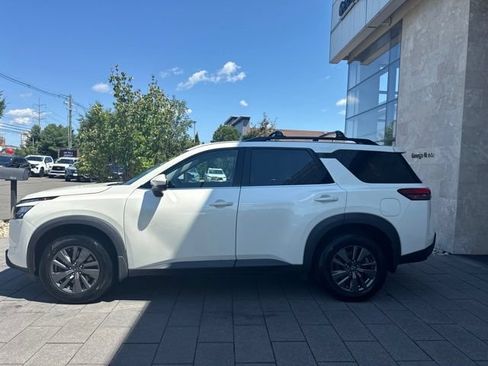 Used 2023 Nissan Pathfinder SV w/ SV Premium Package AWD/4WD image 5