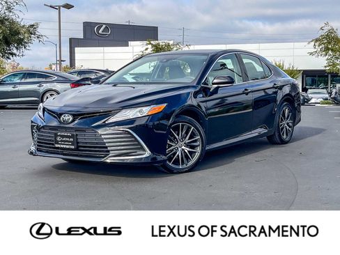 Used 2024 Toyota Camry XLE image 1