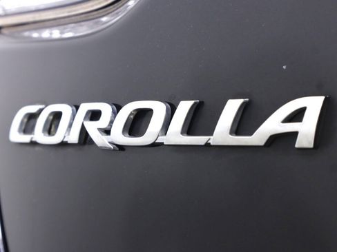 Used 2020 Toyota Corolla LE FWD image 33