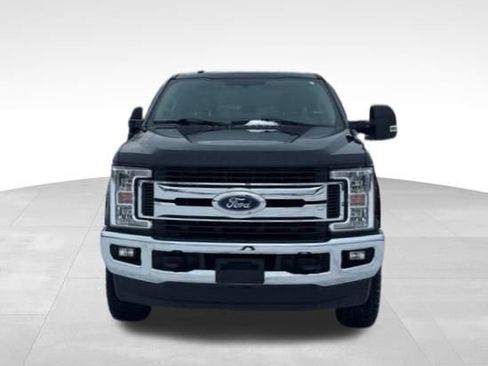 Used 2019 Ford F250 XLT w/ XLT Value Package image 2