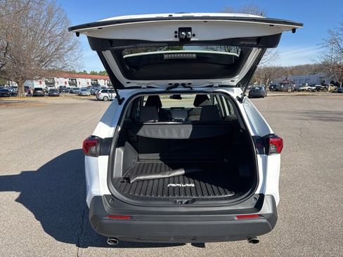 Used 2022 Toyota RAV4 XLE image 13