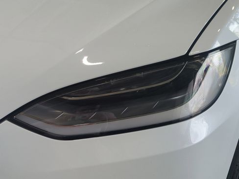 Used 2022 Tesla Model X Plaid image 10