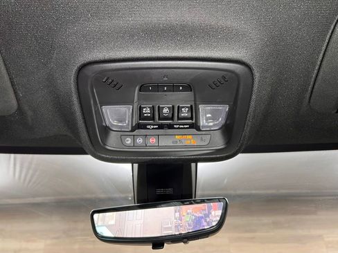 Used 2022 Chevrolet Traverse High Country image 15