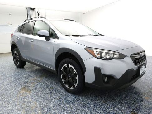 Used 2021 Subaru Crosstrek 2.0i Premium w/ Moonroof Package image 2
