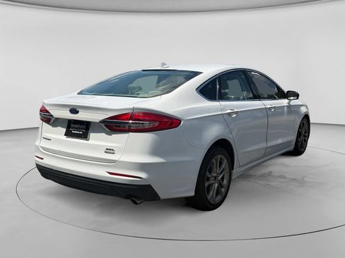 Used 2019 Ford Fusion SEL FWD image 9