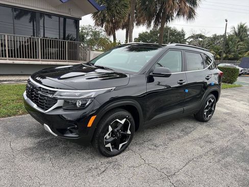 Used 2025 Kia Seltos EX w/ EX Sunroof Package AWD/4WD image 2