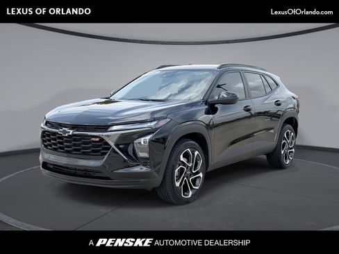 Used 2025 Chevrolet Trax RS w/ Driver Confidence Package FWD image 1