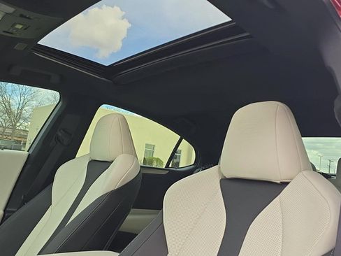 Used 2025 Lexus ES 350 F Sport image 8