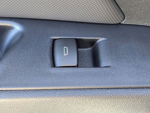 Used 2026 Chevrolet Equinox EV LT FWD image 27