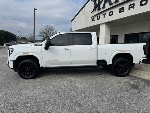 Used 2024 GMC Sierra 2500 AT4 w/ AT4 Premium Plus Package AWD/4WD image 45