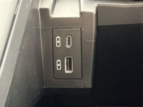 Certified 2024 Toyota Sienna LE image 31