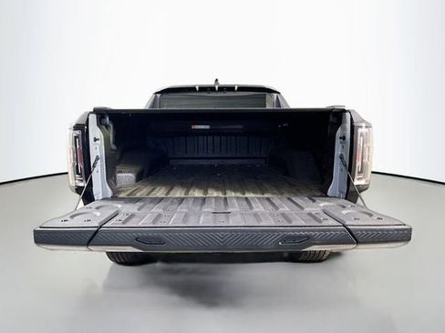 Used 2024 GMC Hummer EV 2X w/ LPO, Illumination Package image 31