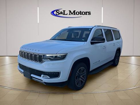 Certified 2024 Jeep Wagoneer L Series II w/ Flexible Seating Group AWD/4WD image 3