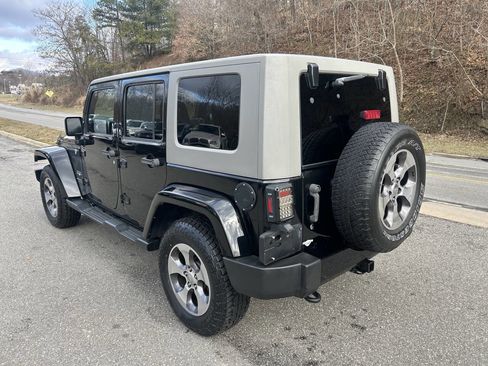 Used 2016 Jeep Wrangler Unlimited Sahara w/ Max Tow Package image 5