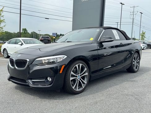 Used 2017 BMW 230i Convertible image 6