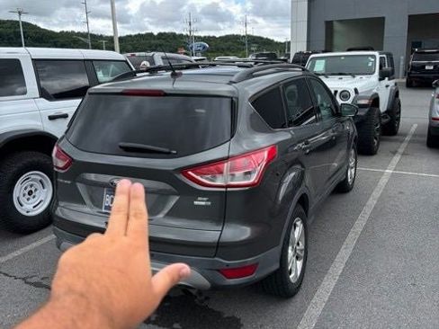 Used 2016 Ford Escape SE w/ Equipment Group 201A AWD/4WD image 5
