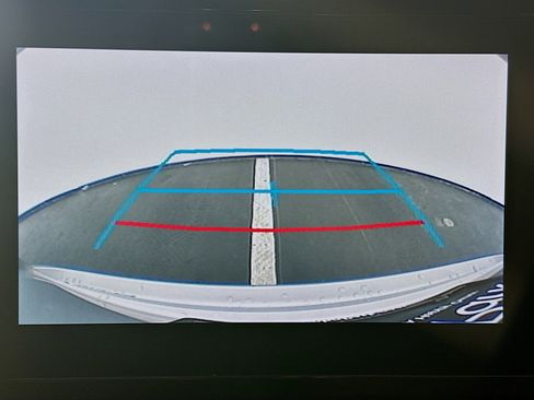 Used 2024 Toyota Highlander LE image 23