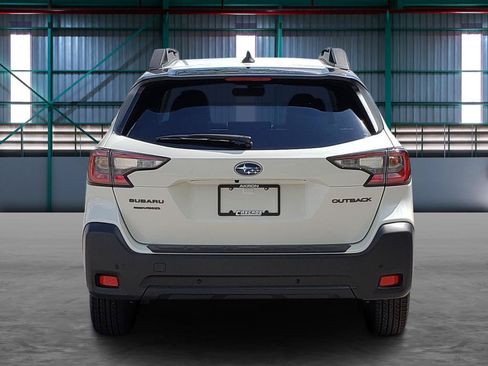 Used 2025 Subaru Outback Onyx Edition AWD/4WD image 4