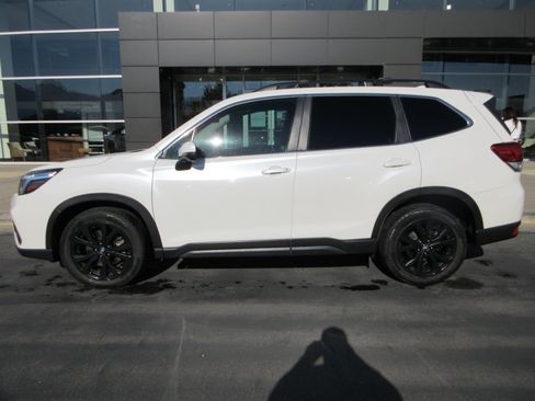 Used 2020 Subaru Forester Limited w/ Popular Package #3 AWD/4WD image 3