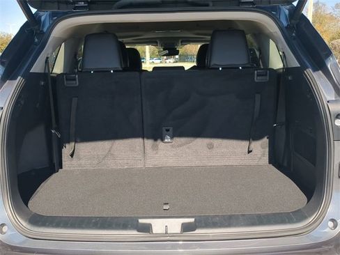 Certified 2023 Toyota Highlander XLE image 13