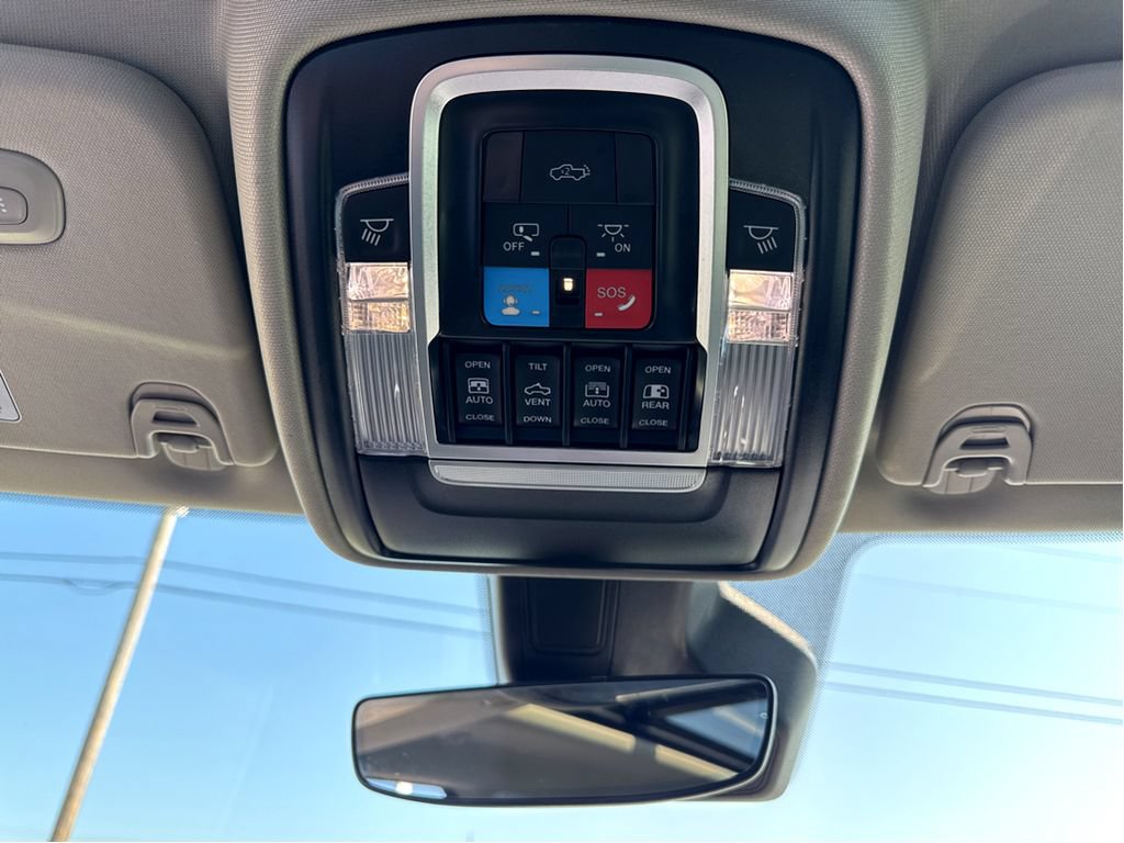 Used 2026 RAM 1500 Laramie AWD/4WD image 22