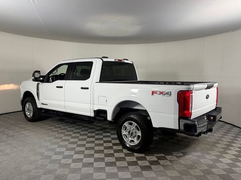 Used 2025 Ford F250 XLT w/ FX4 Off-Road Package AWD/4WD image 9