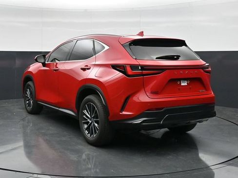 Used 2025 Lexus NX 250 FWD w/ Towing Package (2000 Lbs) image 8