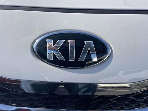 Used 2016 Kia Optima LX FWD image 3