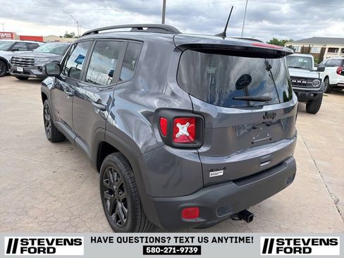 Used 2023 Jeep Renegade Altitude AWD/4WD image 7