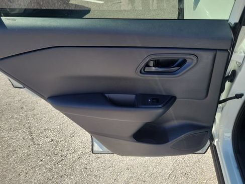 Certified 2024 Nissan Rogue S FWD image 10