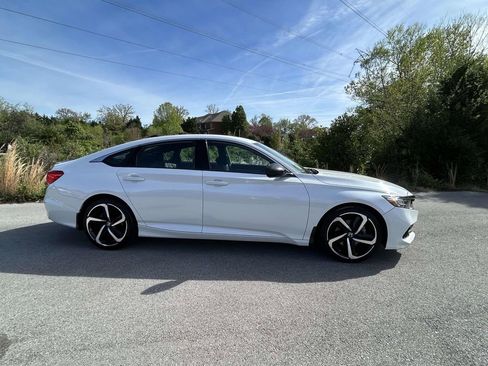 Used 2021 Honda Accord Sport image 2