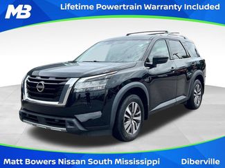 Used 2023 Nissan Pathfinder SL FWD video 1