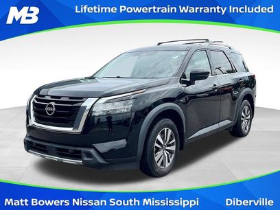 Used 2023 Nissan Pathfinder SL