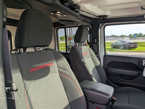 Used 2023 Jeep Wrangler Unlimited Rubicon AWD/4WD image 18