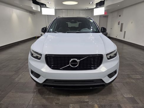 Used 2021 Volvo XC40 T5 R-Design w/ Protection Package Premier image 2