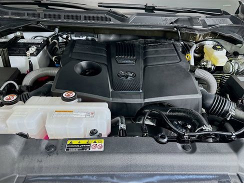 Used 2025 Toyota Tundra Limited image 31