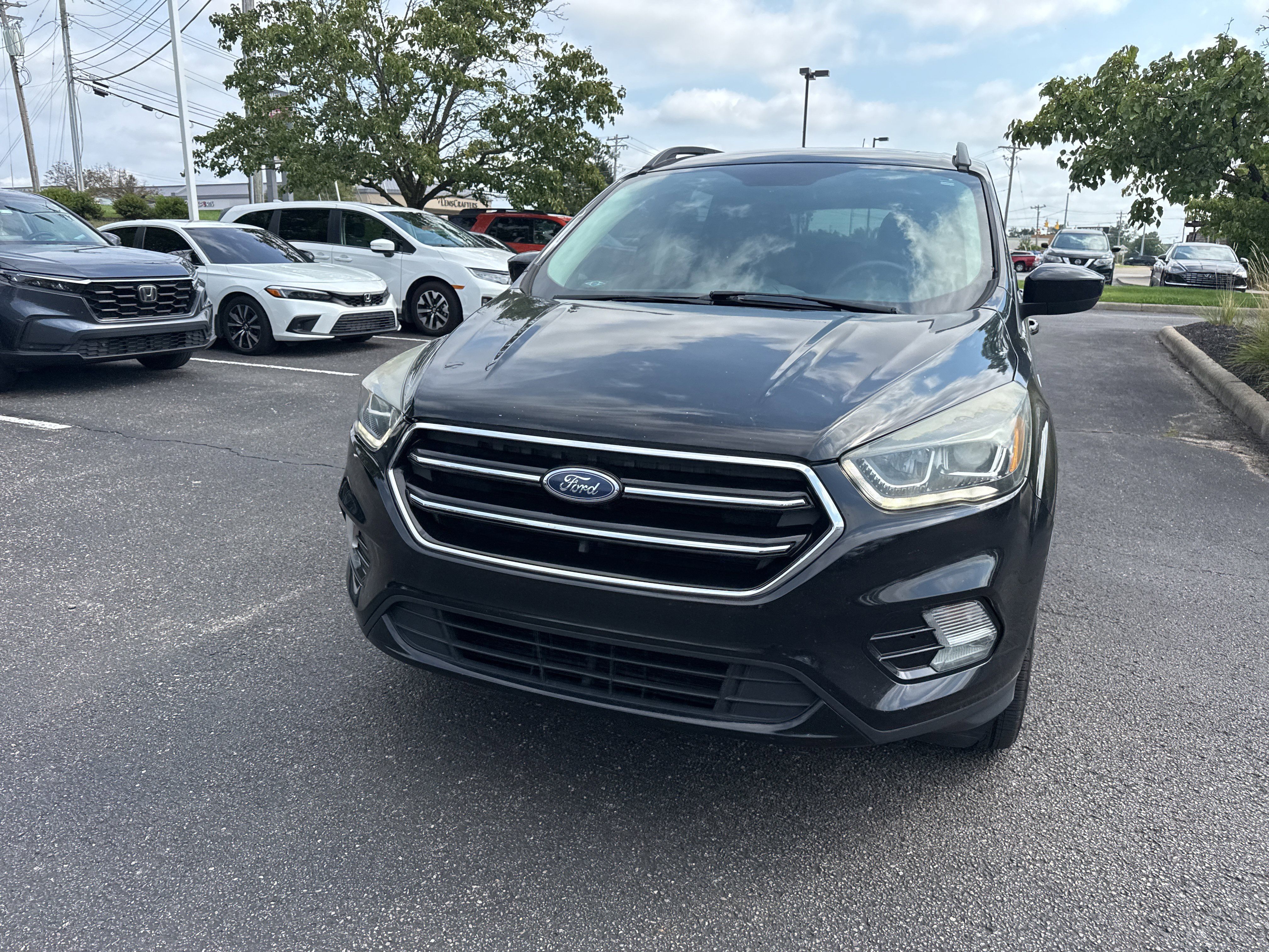 Used 2017 Ford Escape SE w/ SE Sport Appearance Package AWD/4WD image 12