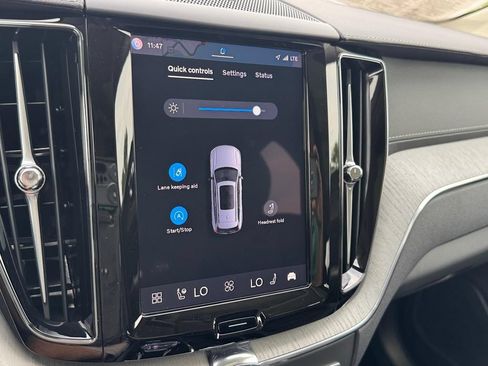 Certified 2025 Volvo XC60 B5 Ultra AWD/4WD image 19