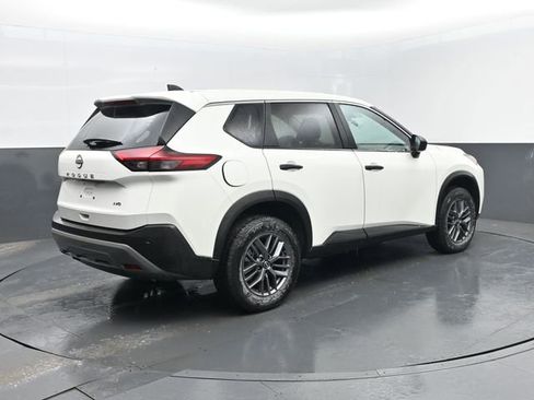 Used 2023 Nissan Rogue S image 19