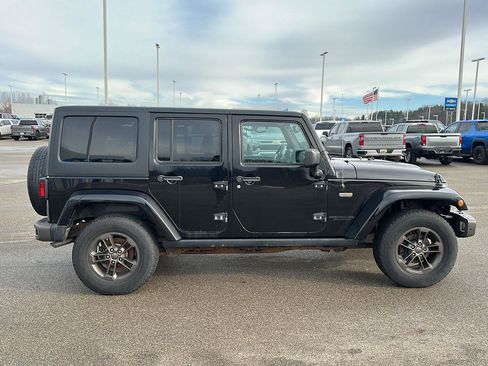 Used 2016 Jeep Wrangler Unlimited Sahara image 6