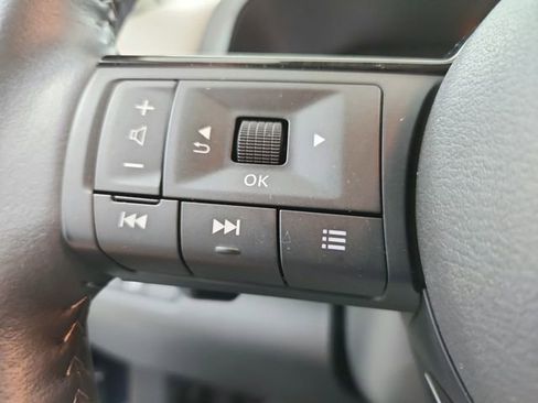 Used 2025 Nissan Pathfinder SL w/ SL Premium Package FWD image 26
