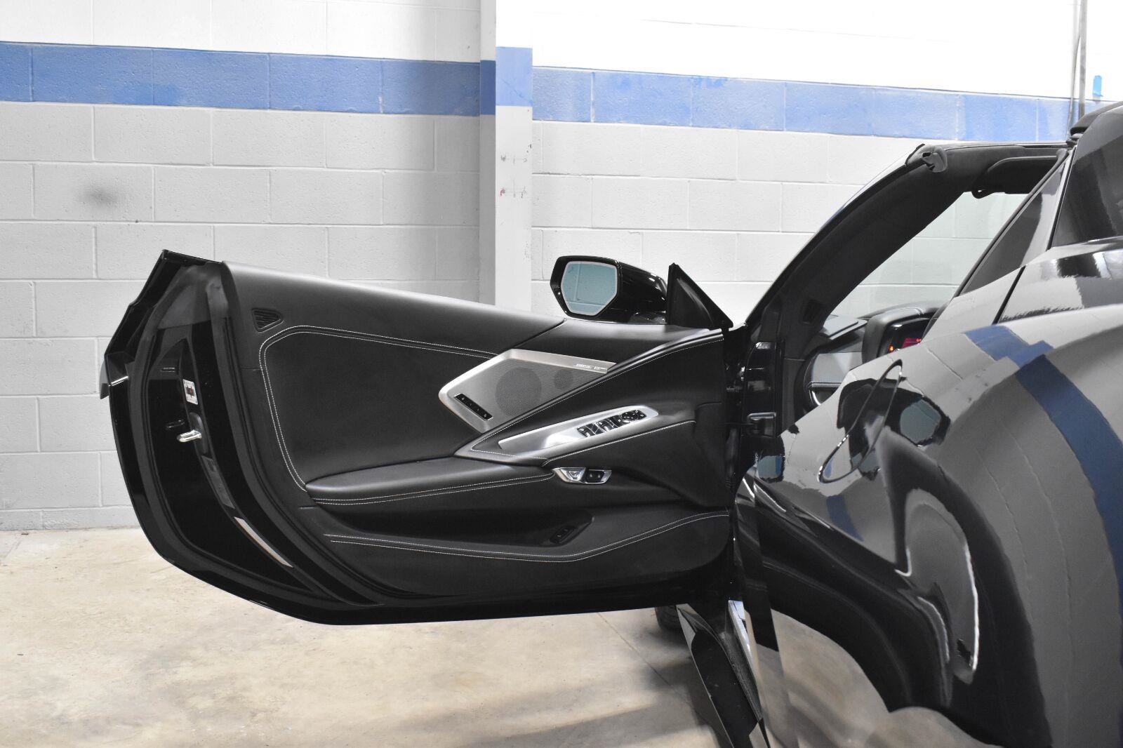Used 2021 Chevrolet Corvette Stingray Premium Conv w/ Z51 Performance Package RWD image 7