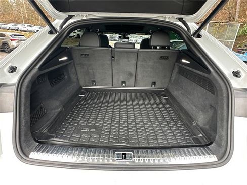 Used 2019 Audi Q8 Premium Plus w/ Premium Plus image 18