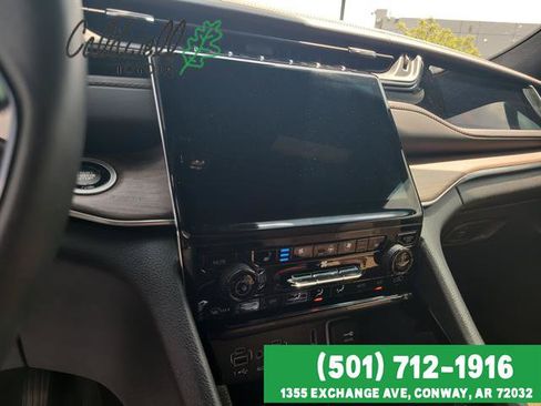 Used 2023 Jeep Grand Cherokee Summit AWD/4WD image 18