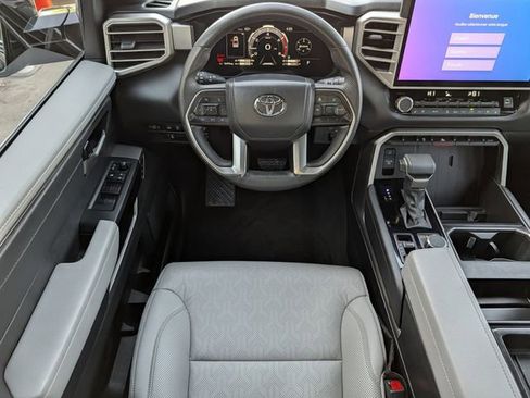 Used 2025 Toyota Tundra Limited AWD/4WD image 11